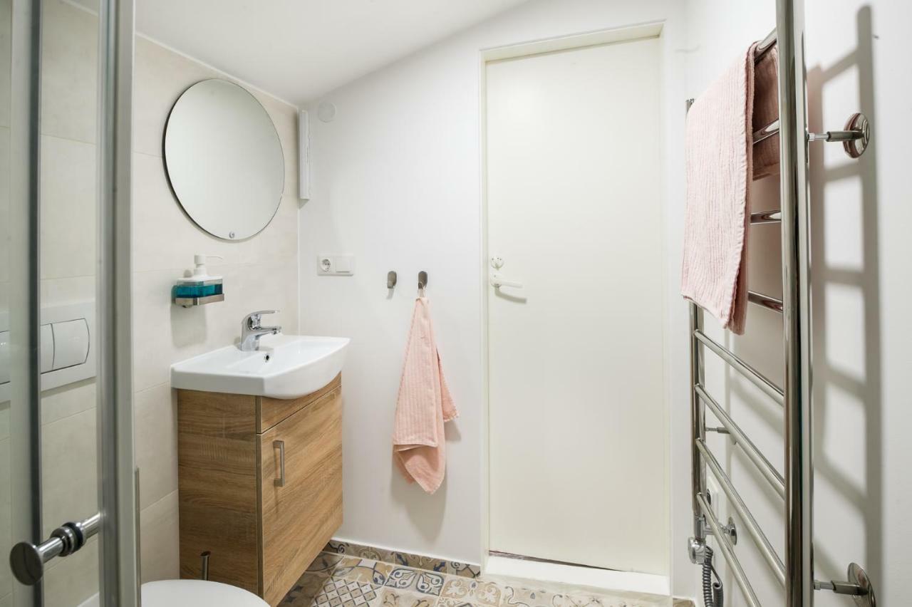 Cozy Studio Mansard Riga Old Town Aptartment, Ac Luaran gambar